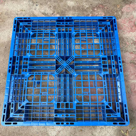 Pallet nhựa cũ KT 1100x1100x120mm màu xanh
